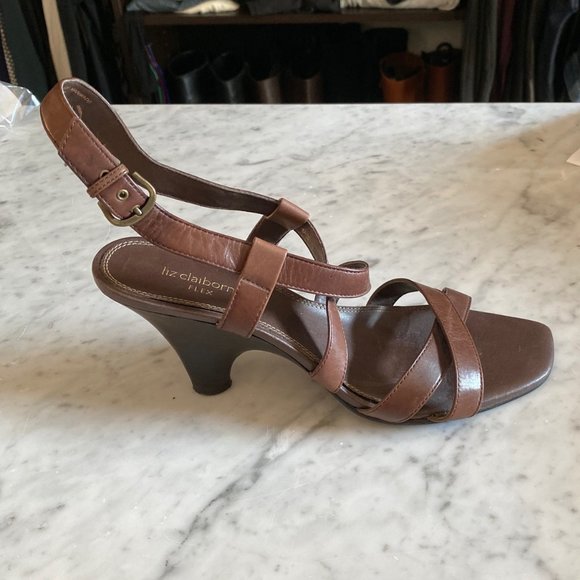 liz claiborne flex sandals
